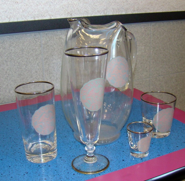 vass college glass collection (4)